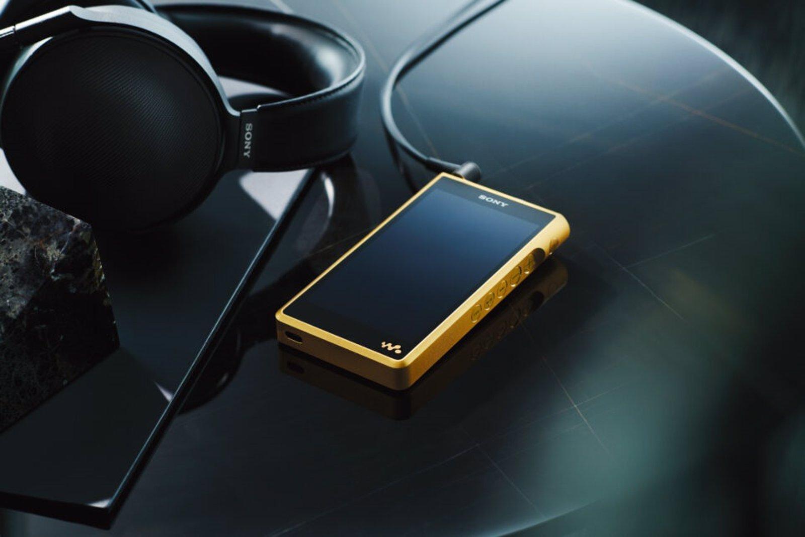 GOLD MP3 PLAYER（新品未使用） Sony Walkman NW-WM1ZM2 Digital Media Player (USA, Uncapped